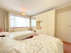 Kirkhurst Close- click for photo gallery